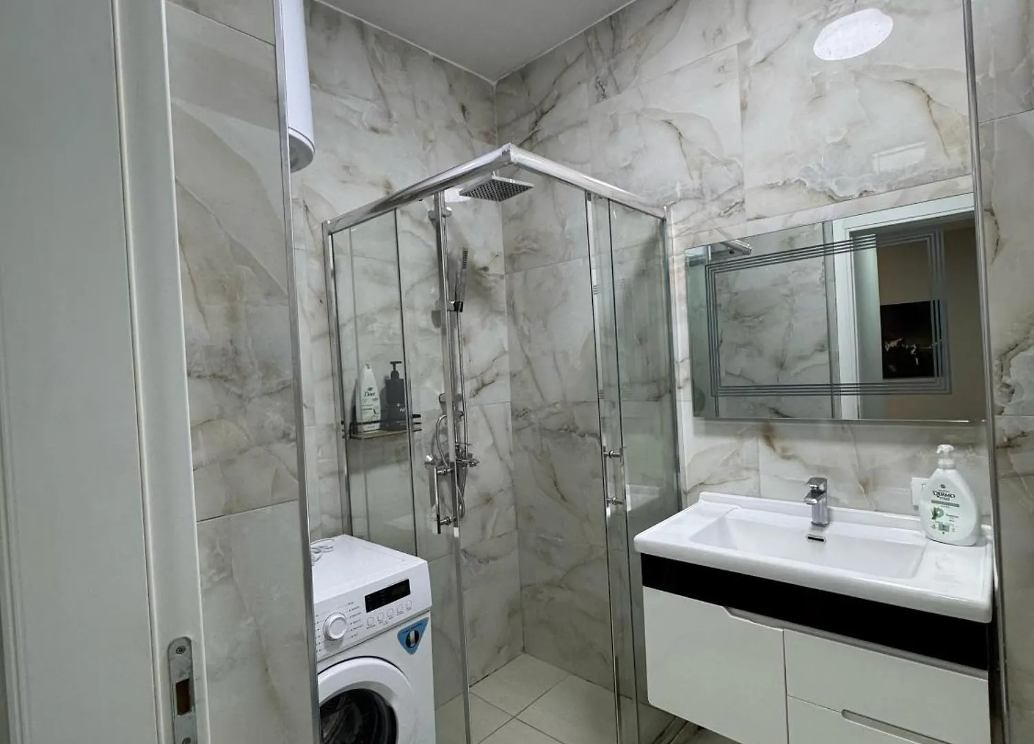 Denny'S Apartment City Center 2 تيرانا